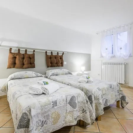 Apartman Anna With Terrace For 6 Guests La Spezia