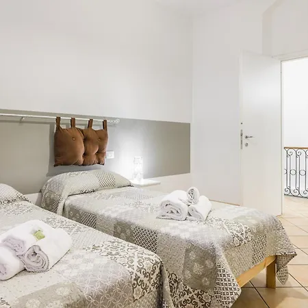 Anna With Terrace For 6 Guests Appartement