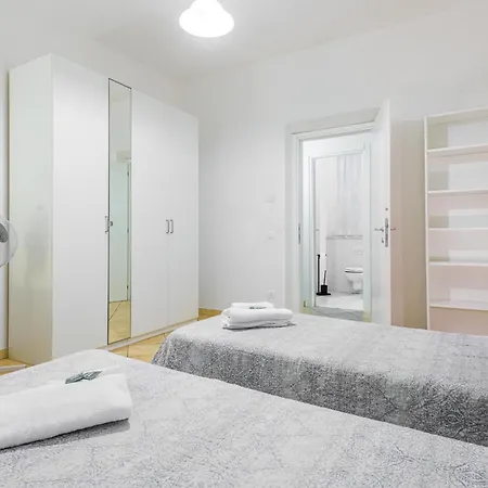 Apartment Anna With Terrace For 6 Guests La Spezia